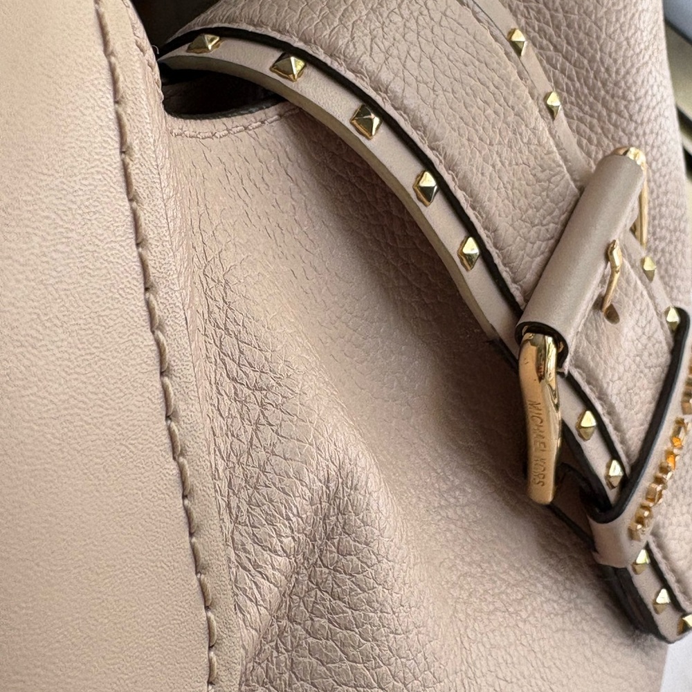 Michael Kors Powder Pink Pebbled Leather Shoulder Hobo with Gold Hardware - Picture 8 of 10